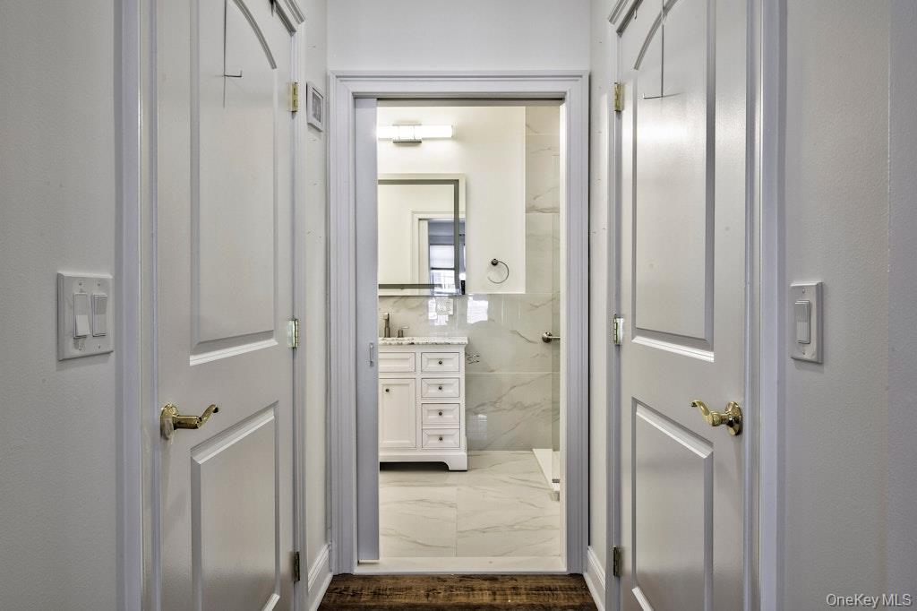 323 Roosevelt Way # 2301, Westbury, NY 11590