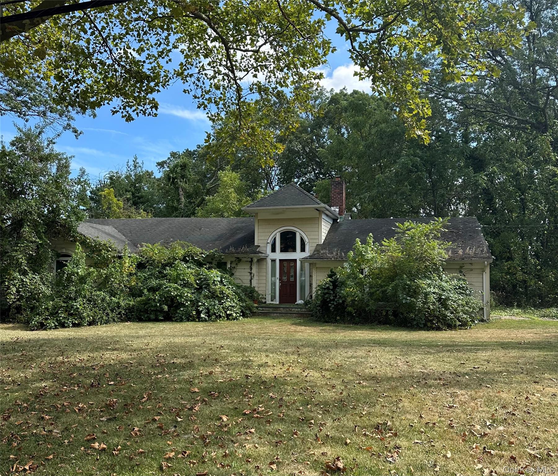 10 Knell Lane, Dix Hills, NY 11746