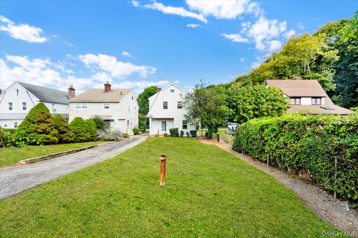 62 Dover Lane, Yonkers, NY 10710