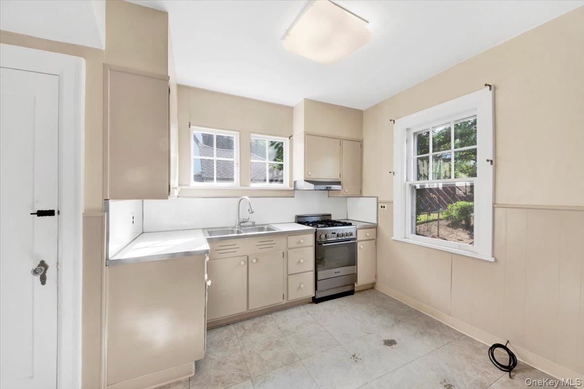 62 Dover Lane, Yonkers, NY 10710