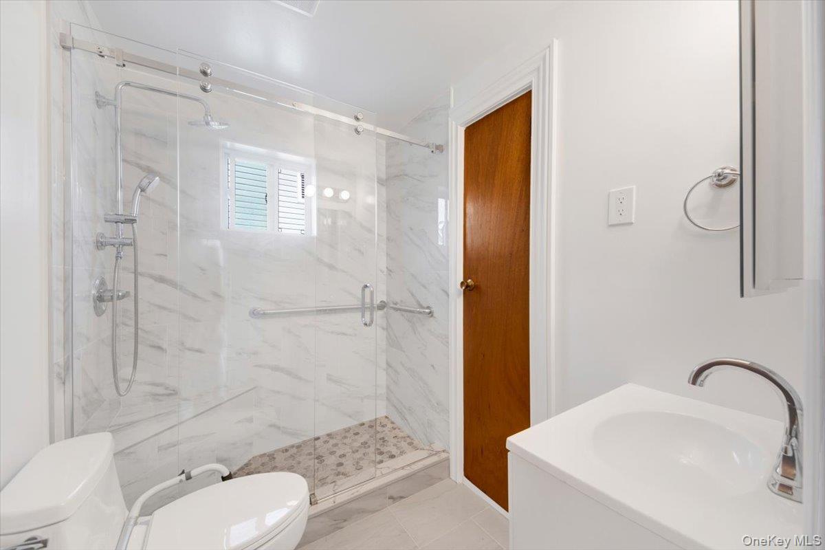 62 Dover Lane, Yonkers, NY 10710