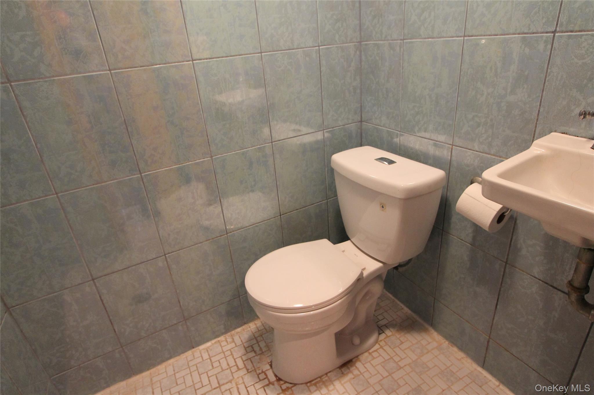 63-61 77th Street, Middle Village, NY 11379