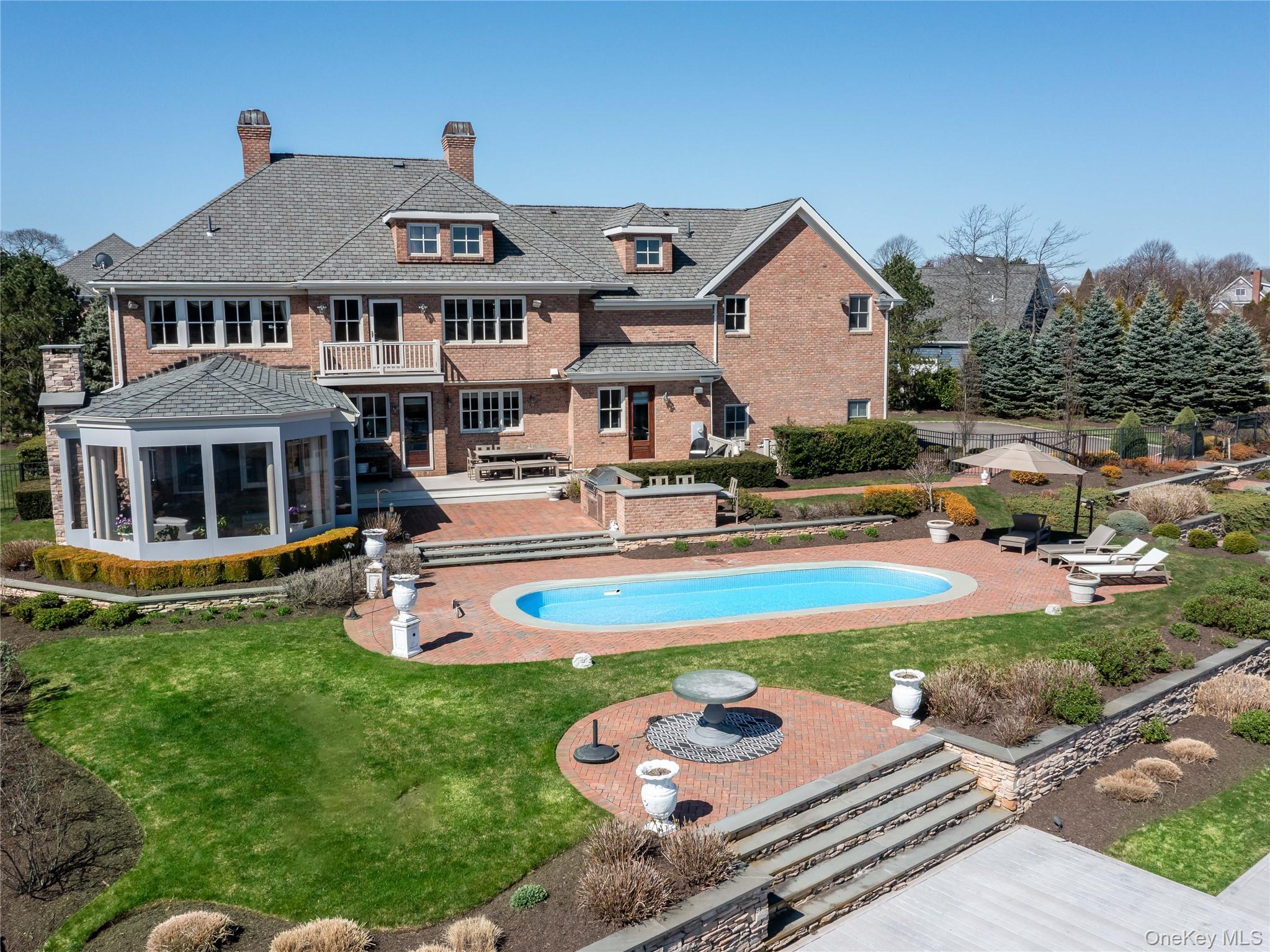 27 True Harbour Way, West Islip, NY 11795