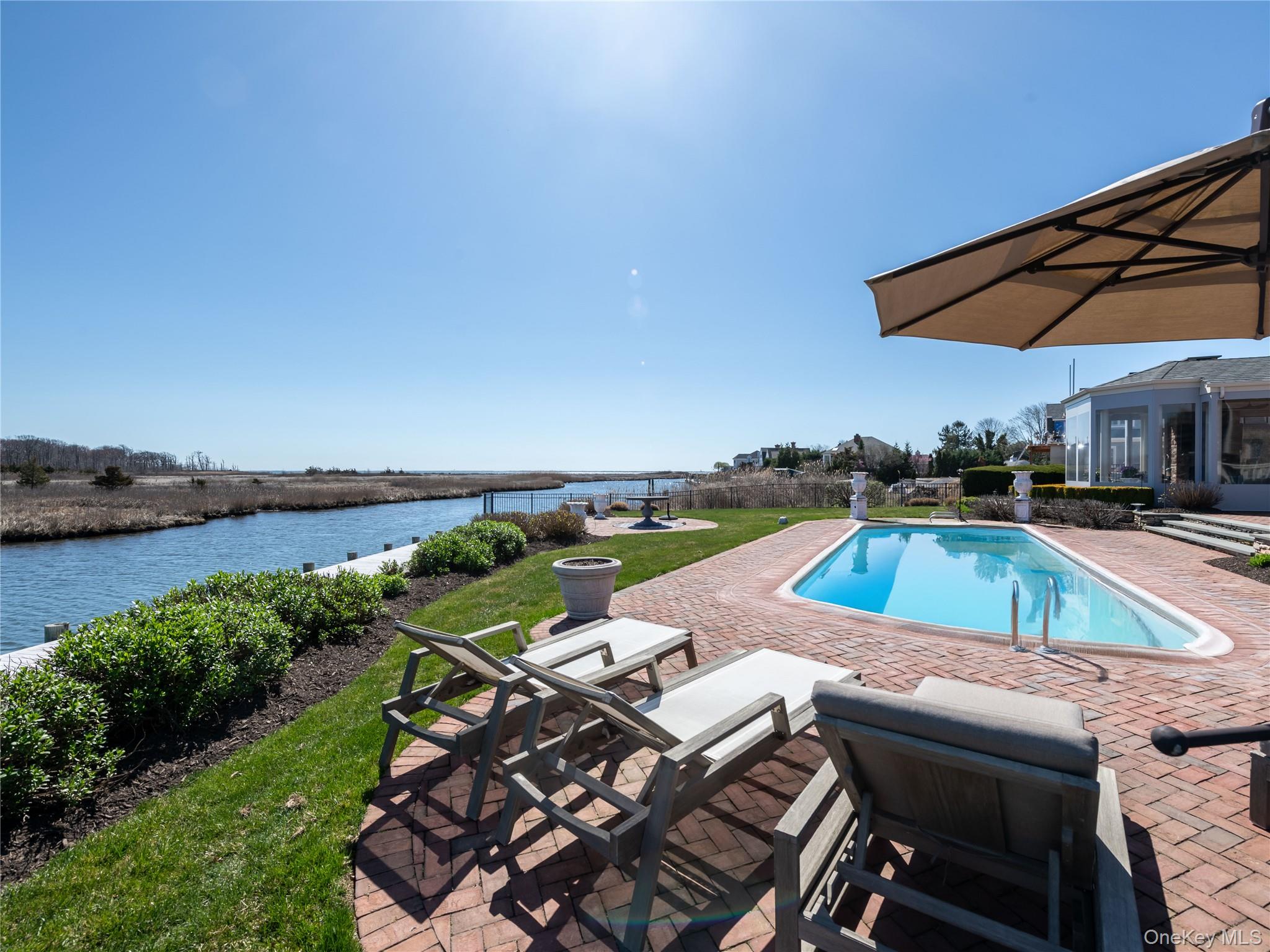 27 True Harbour Way, West Islip, NY 11795