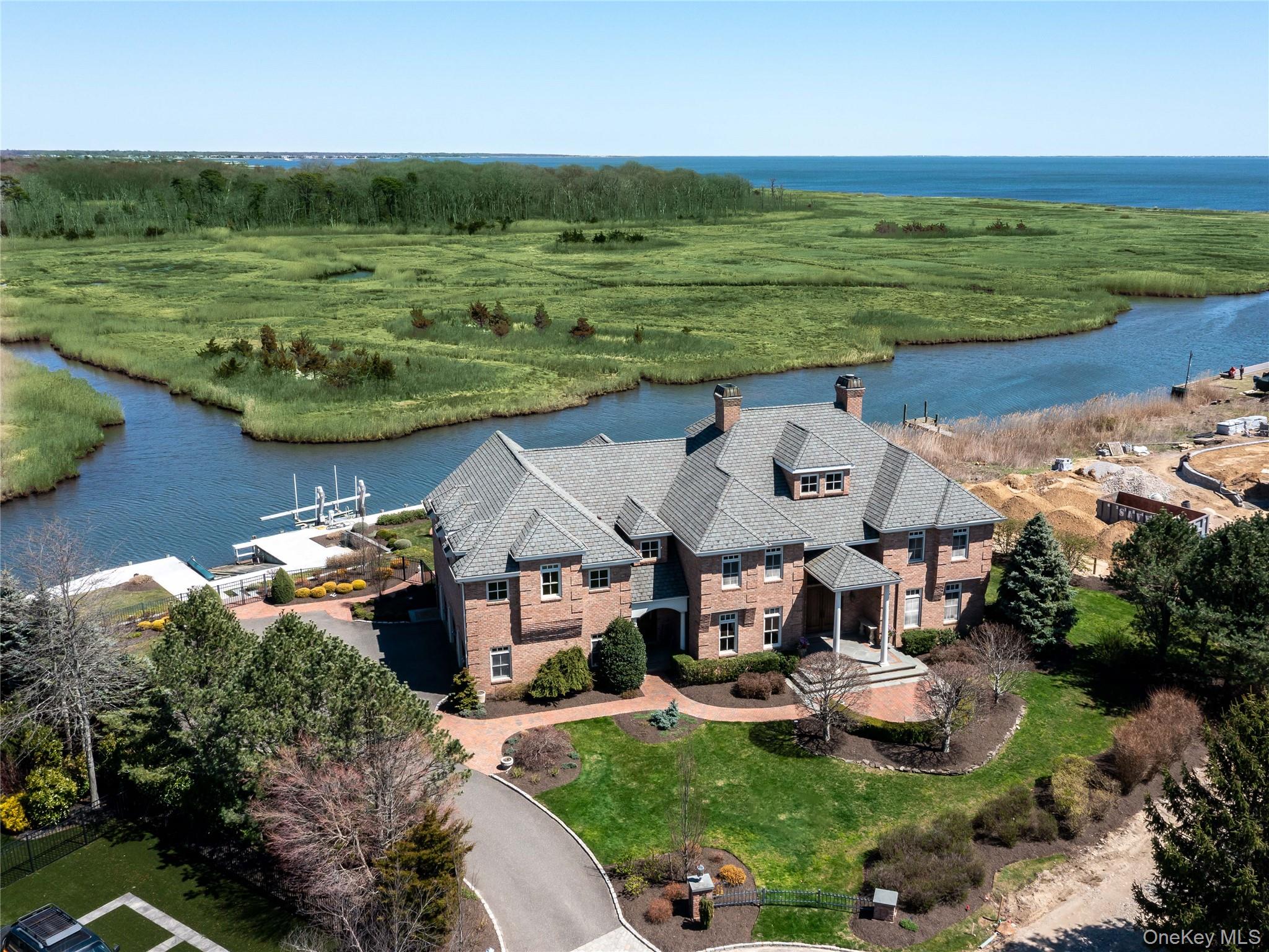 27 True Harbour Way, West Islip, NY 11795