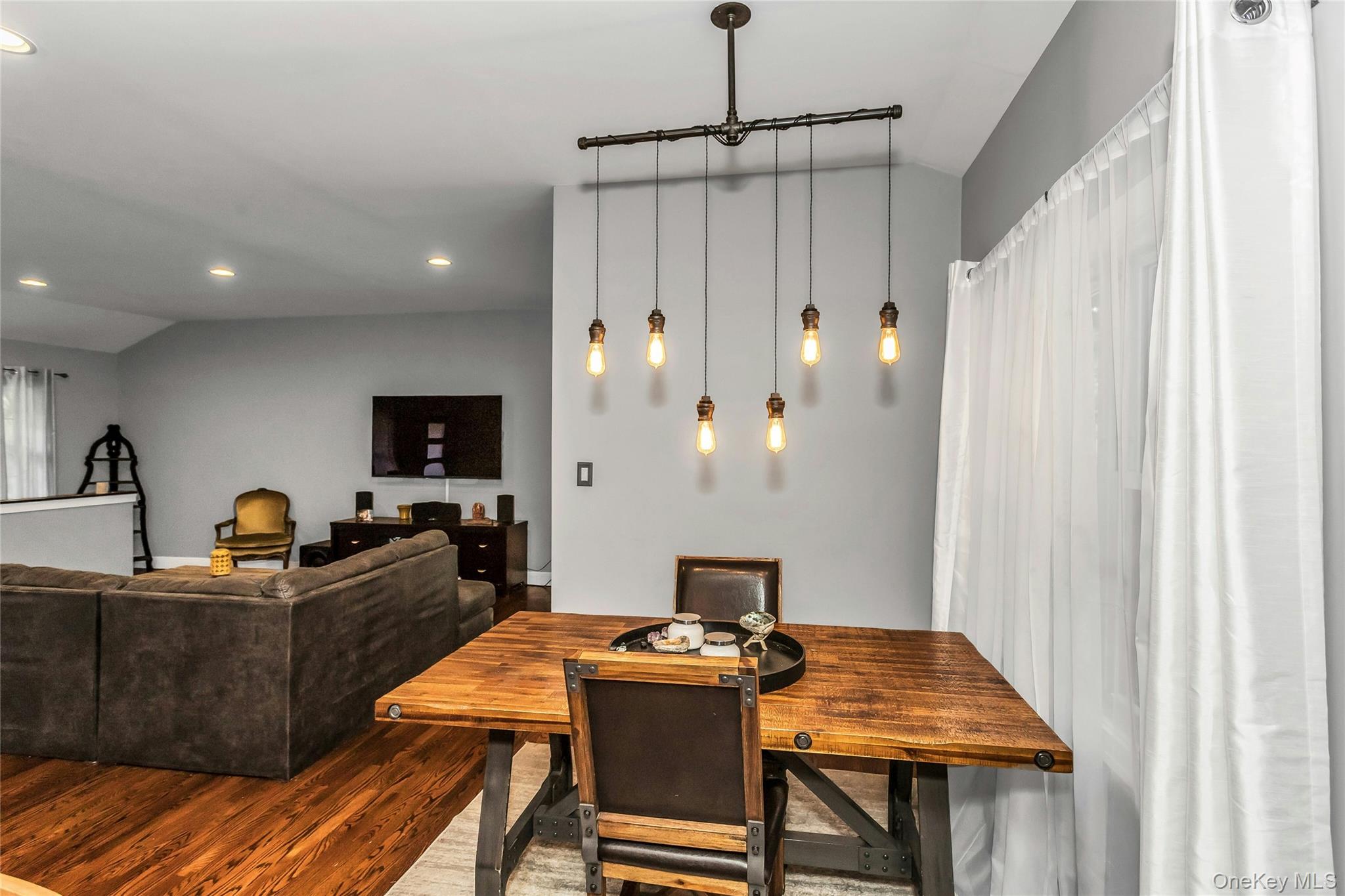 5 Meadowfield Lane, Glen Cove, NY 11542