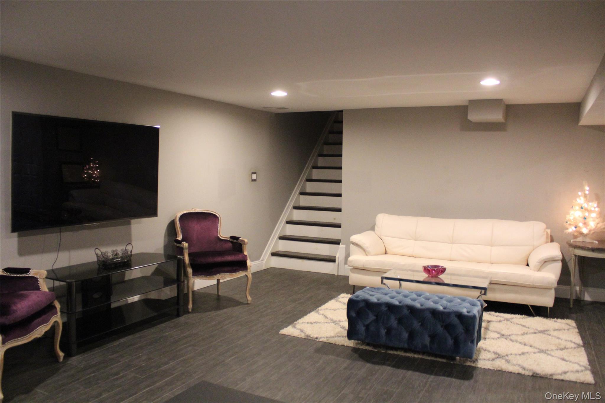 5 Meadowfield Lane, Glen Cove, NY 11542