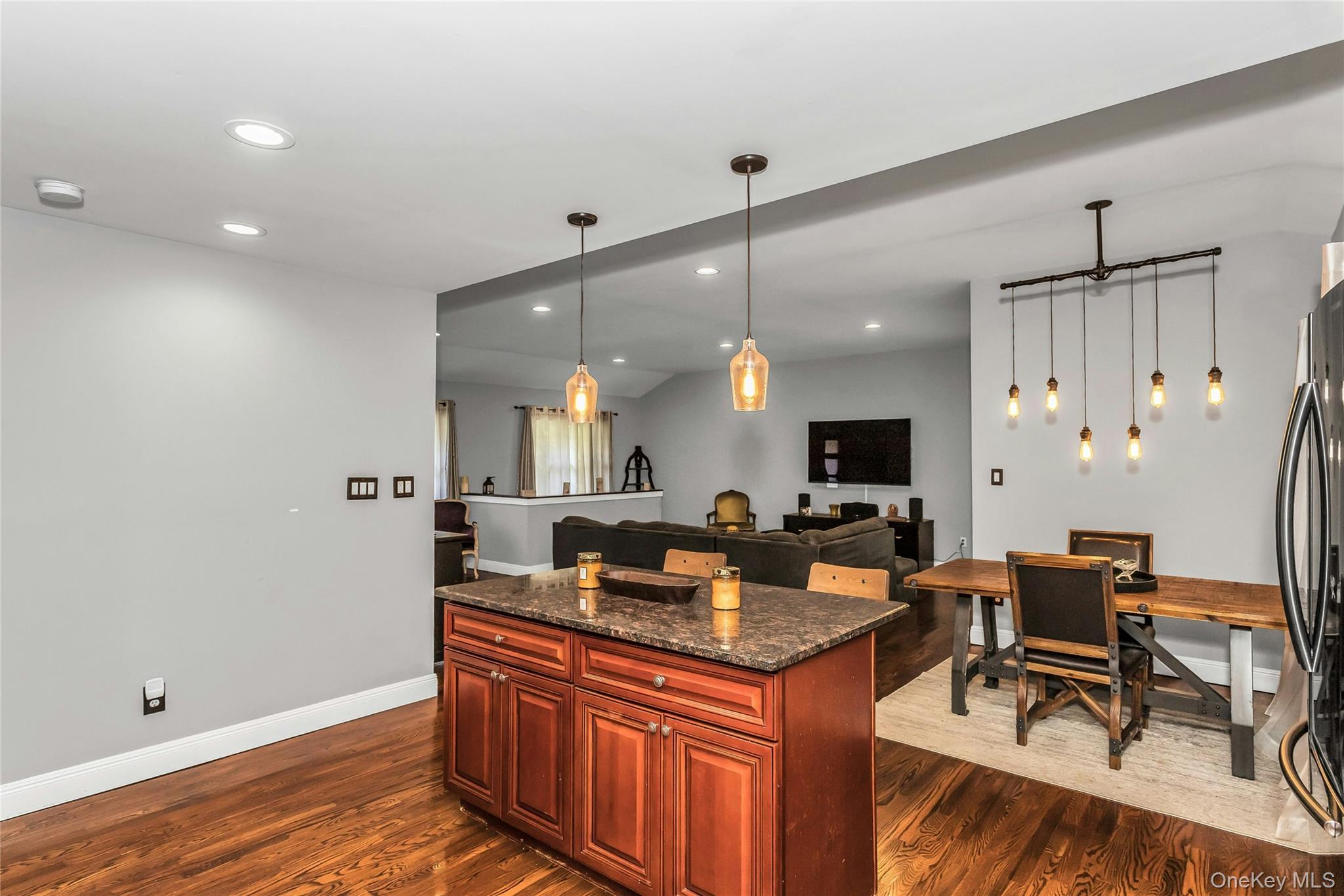 5 Meadowfield Lane, Glen Cove, NY 11542