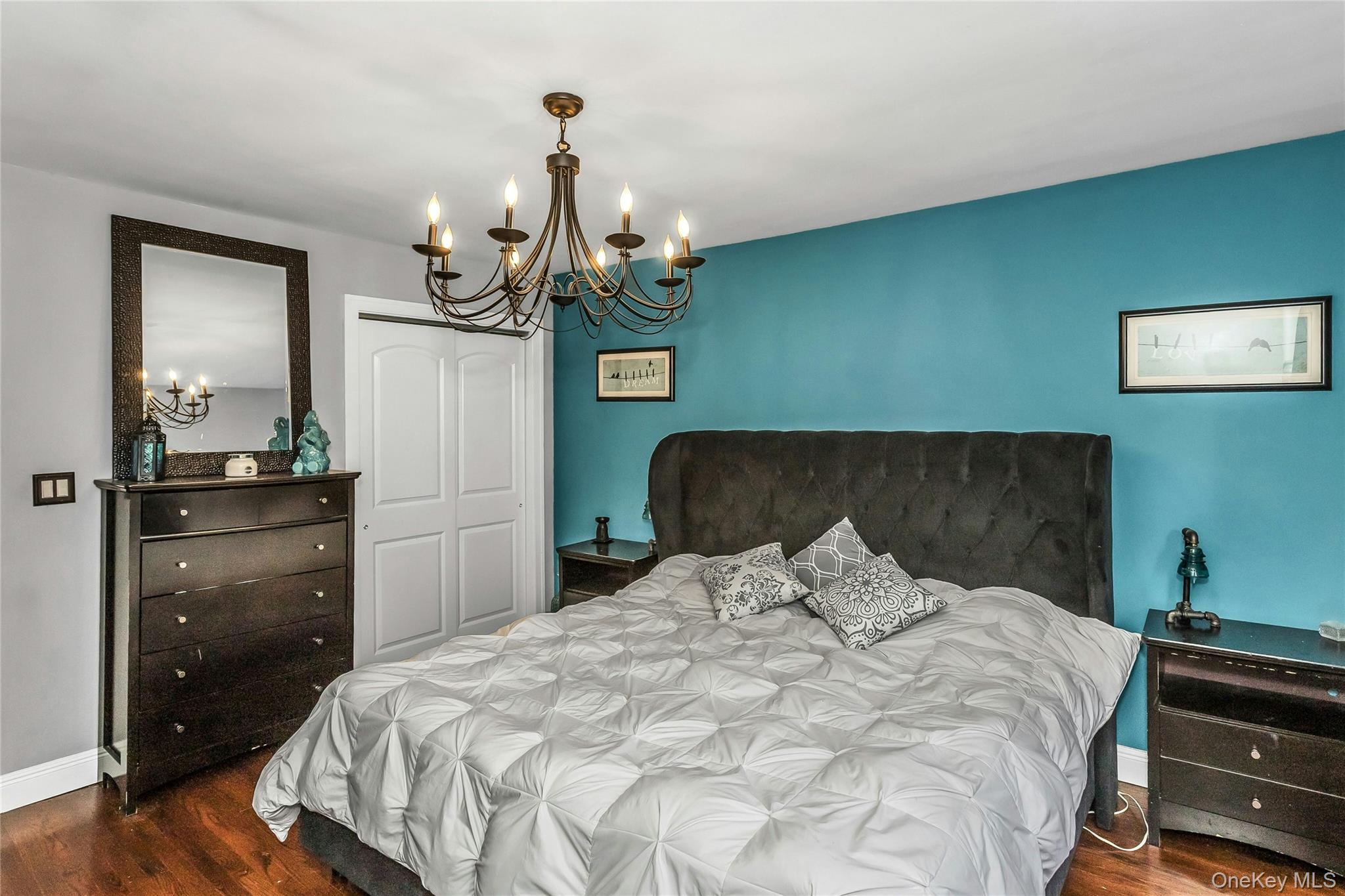 5 Meadowfield Lane, Glen Cove, NY 11542