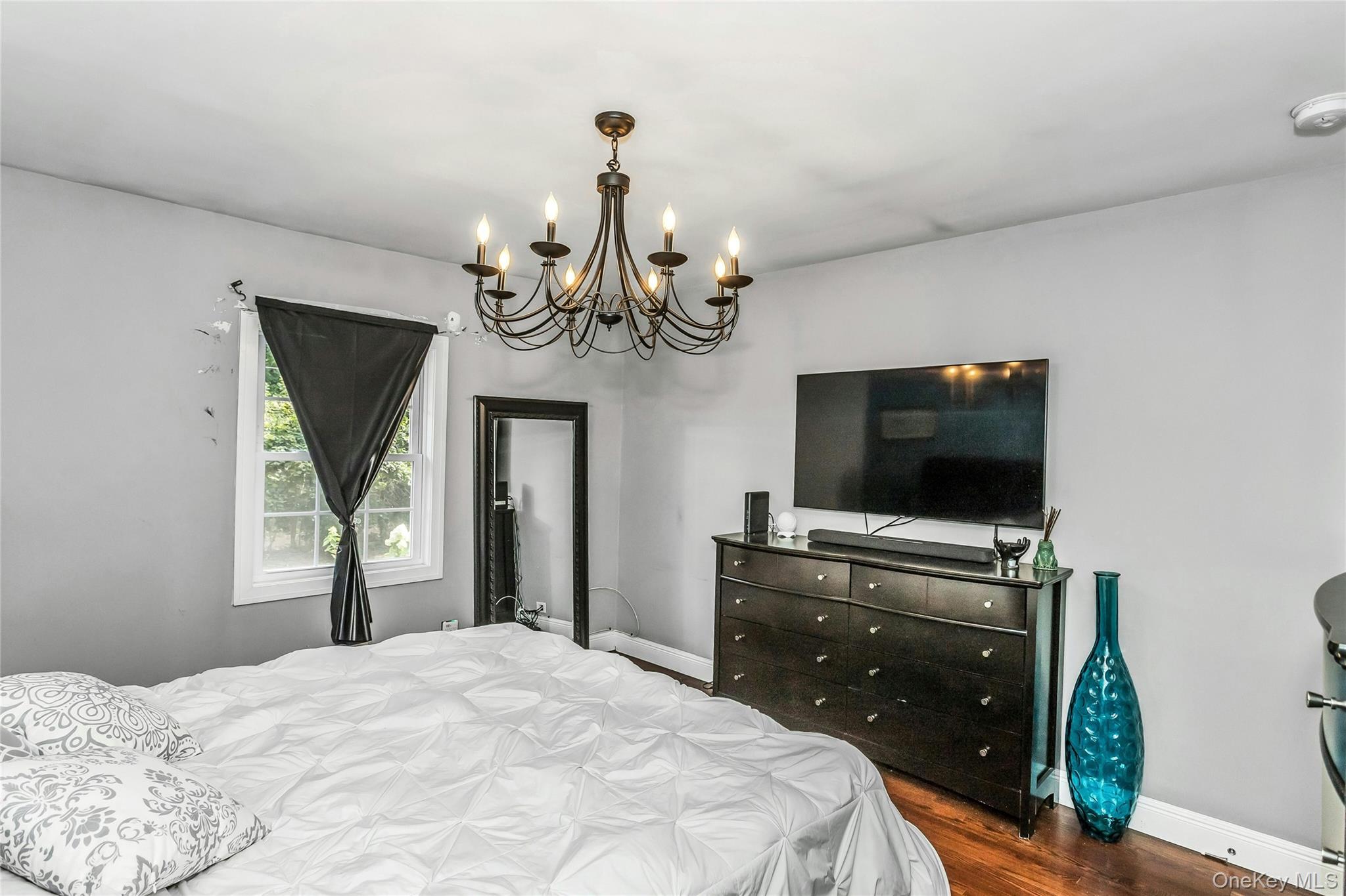 5 Meadowfield Lane, Glen Cove, NY 11542