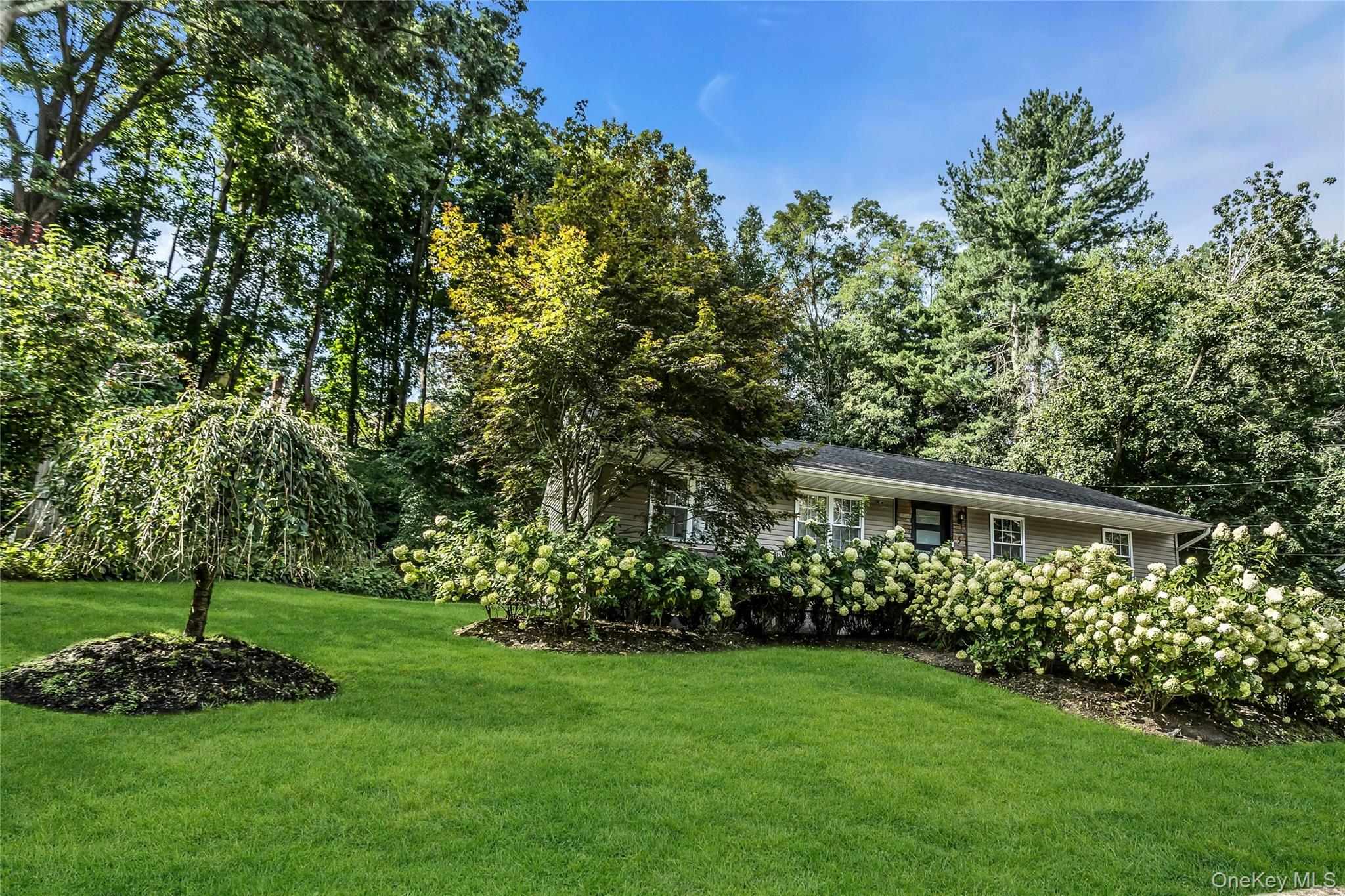 5 Meadowfield Lane, Glen Cove, NY 11542