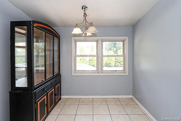 39 Inchcape Road, Bay Shore, NY 11706