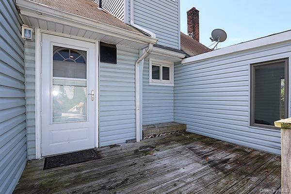 39 Inchcape Road, Bay Shore, NY 11706