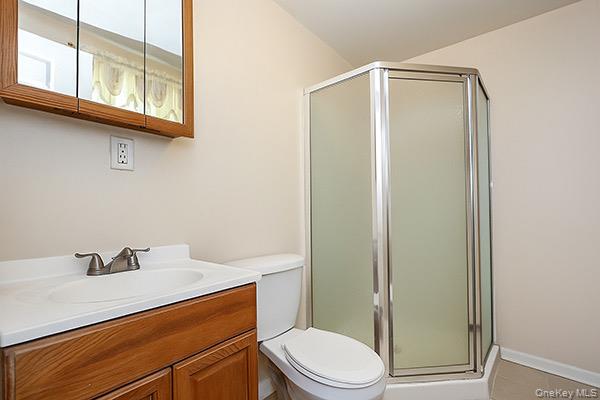 39 Inchcape Road, Bay Shore, NY 11706