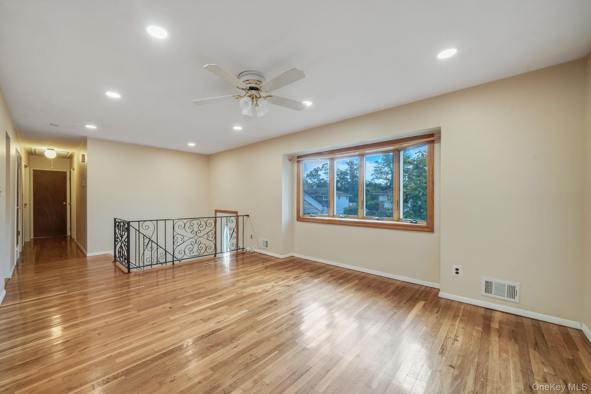 31 Craig Road, Islip Terrace, NY 11752