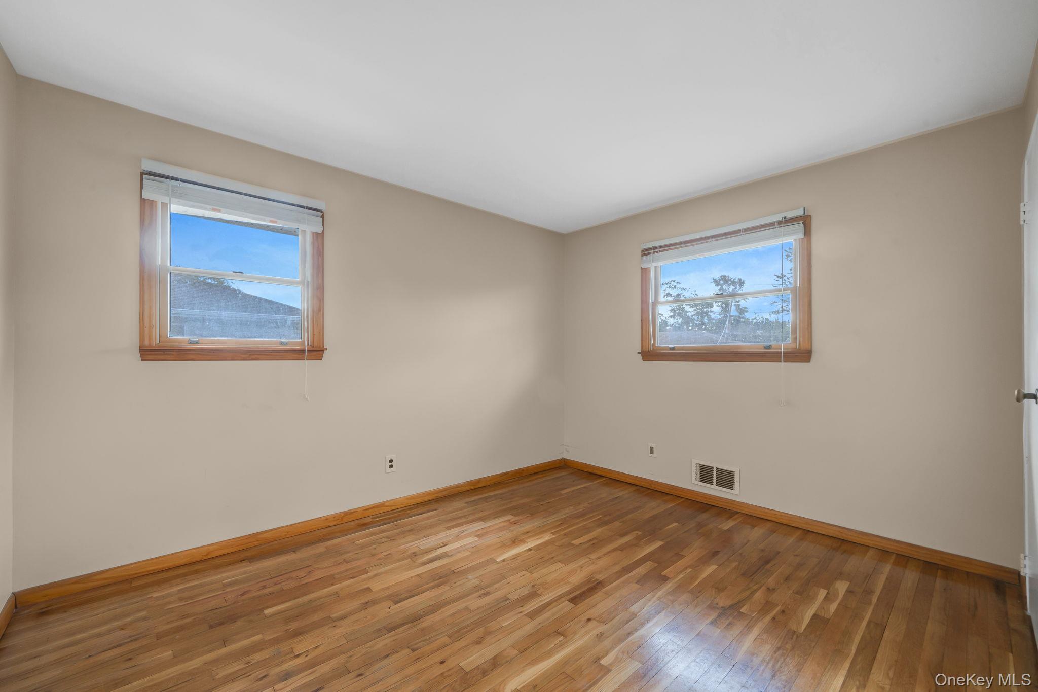 31 Craig Road, Islip Terrace, NY 11752