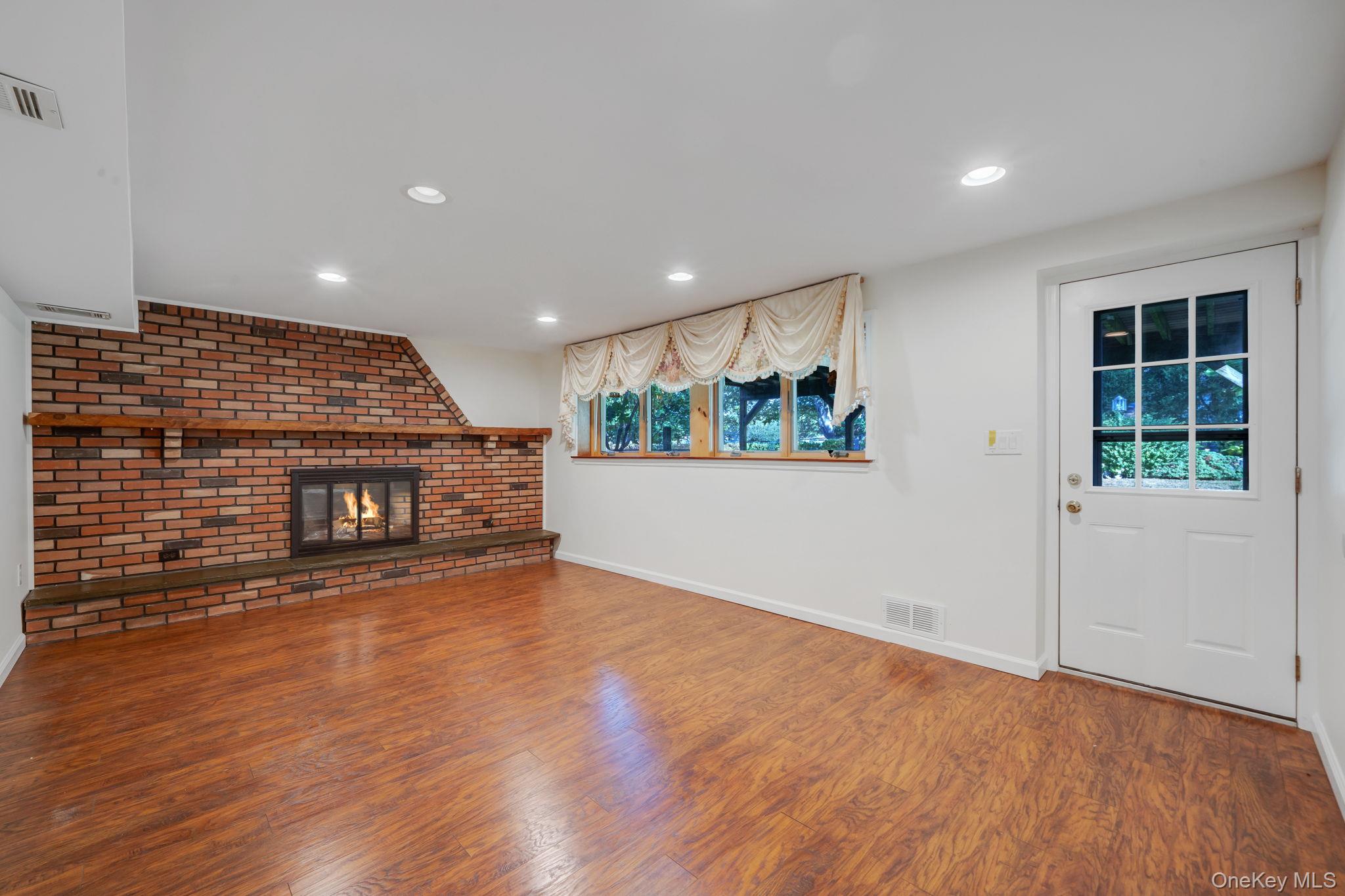 31 Craig Road, Islip Terrace, NY 11752