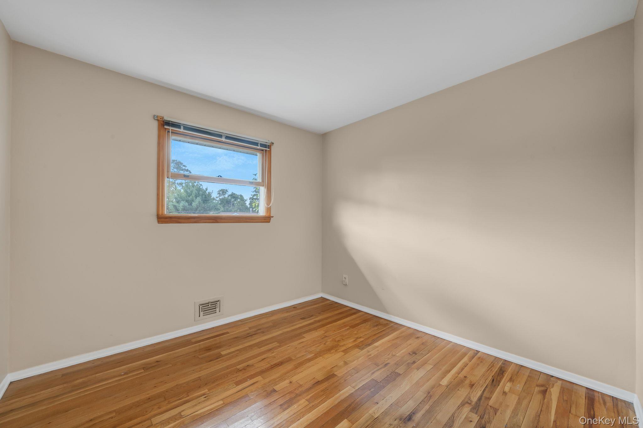 31 Craig Road, Islip Terrace, NY 11752