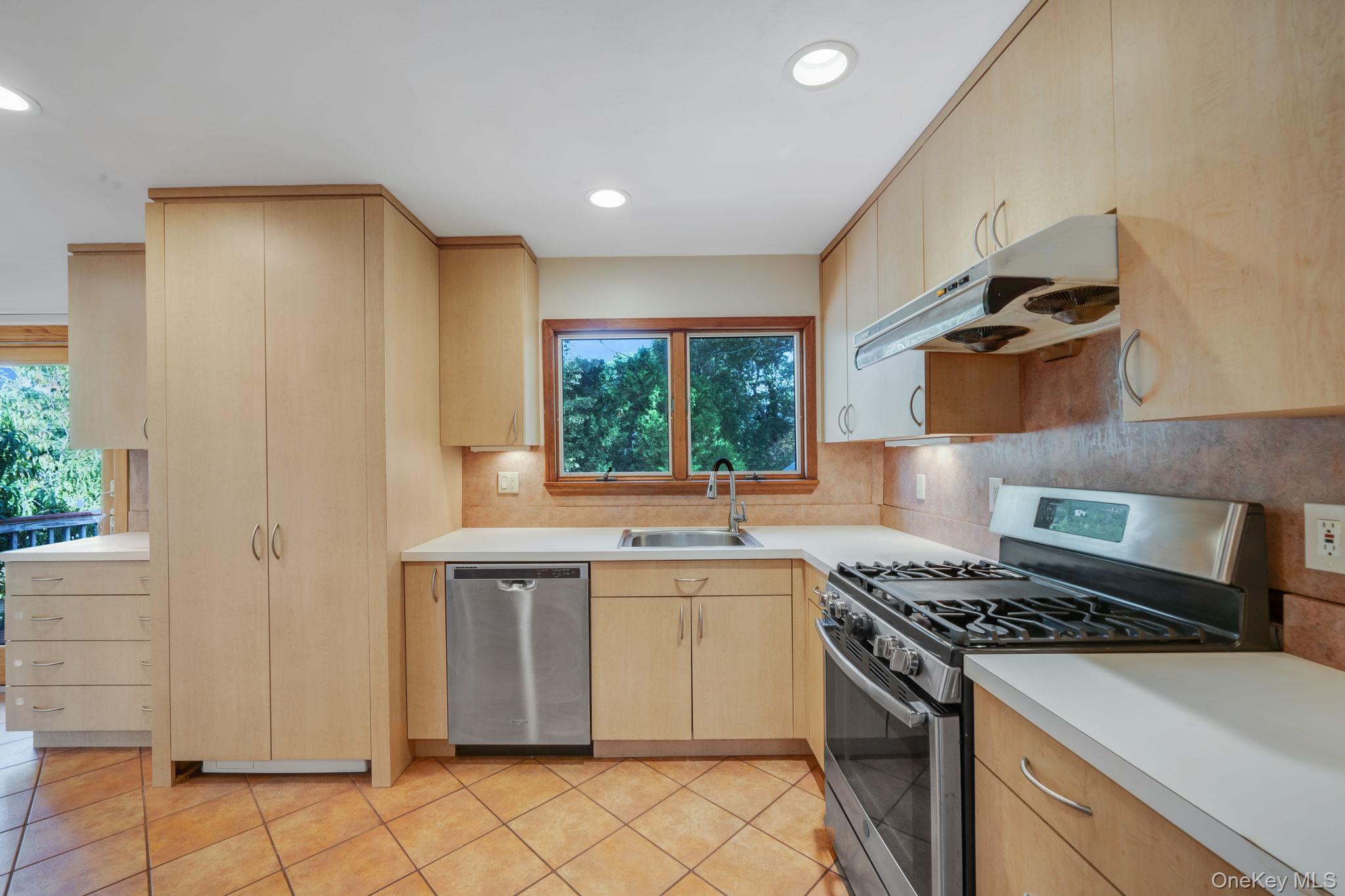 31 Craig Road, Islip Terrace, NY 11752