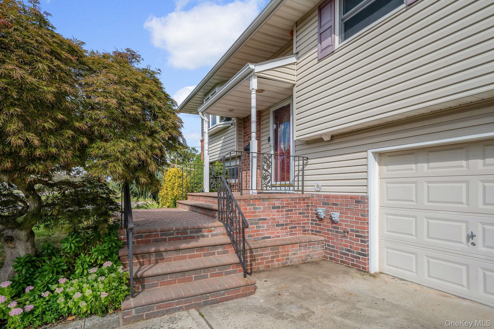 31 Craig Road, Islip Terrace, NY 11752