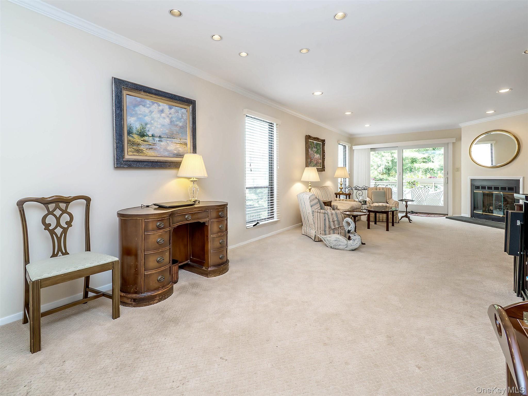 100 The Glen # 100, Glen Head, NY 11545