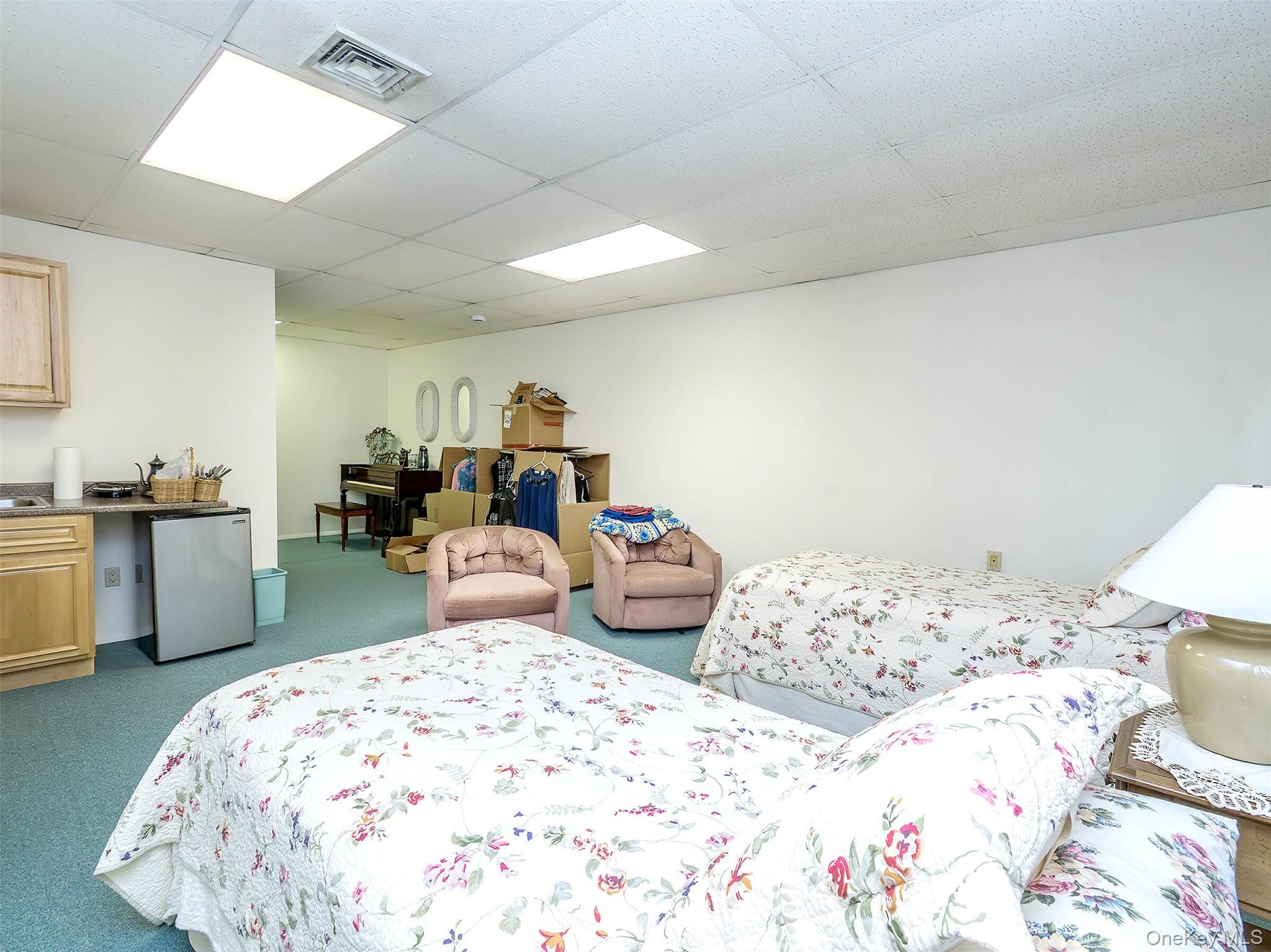 100 The Glen # 100, Glen Head, NY 11545