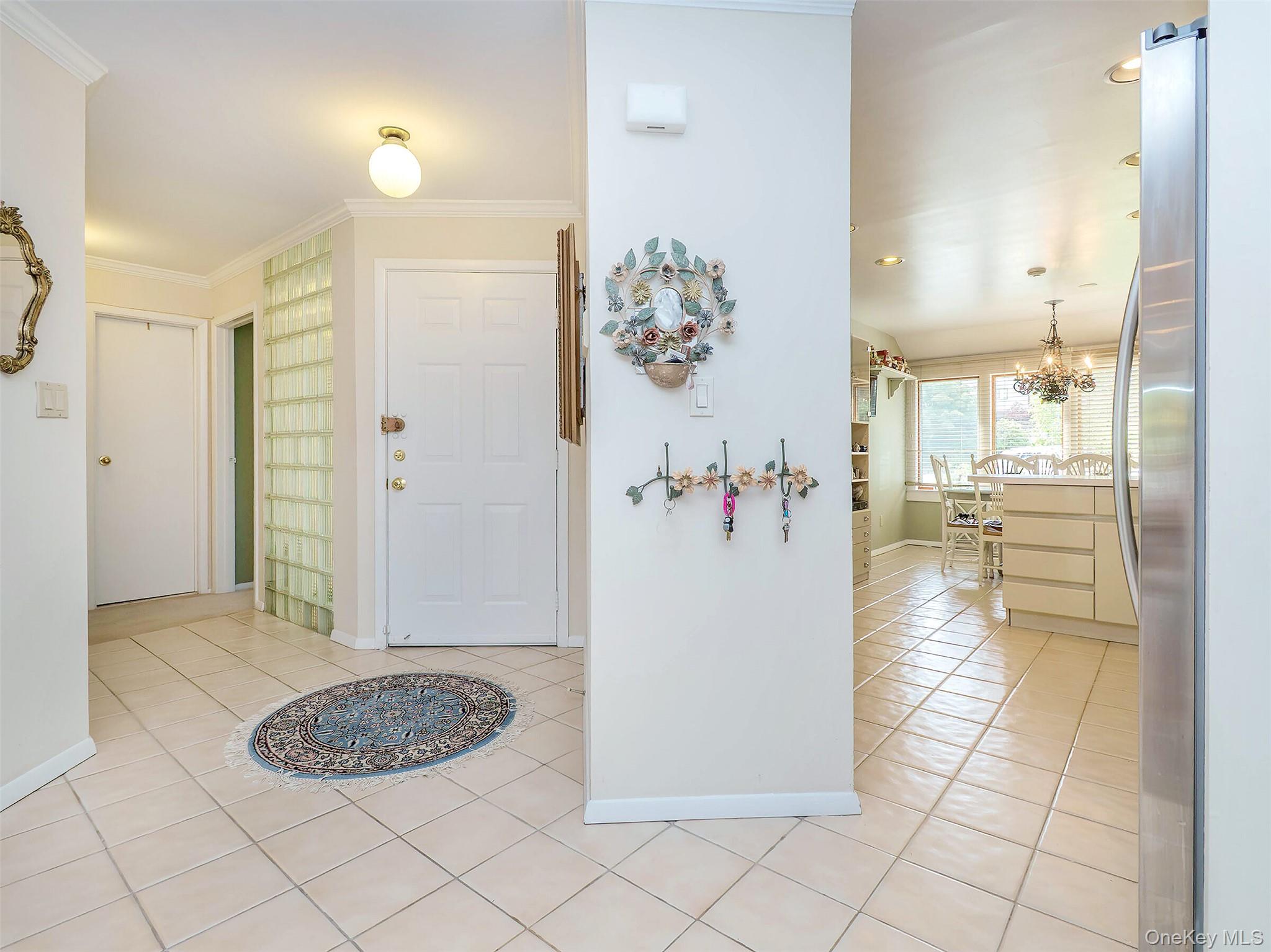 100 The Glen # 100, Glen Head, NY 11545