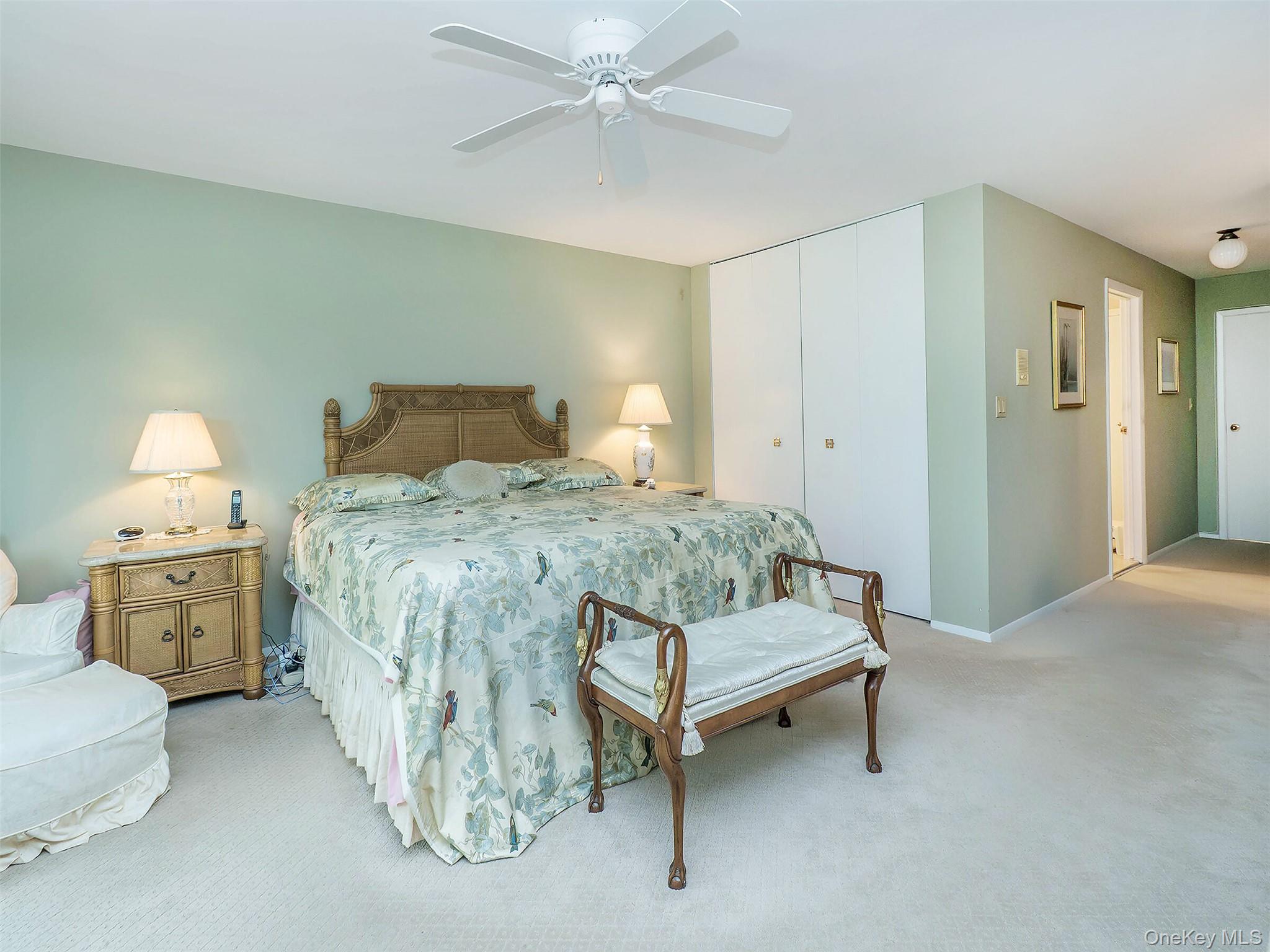 100 The Glen # 100, Glen Head, NY 11545