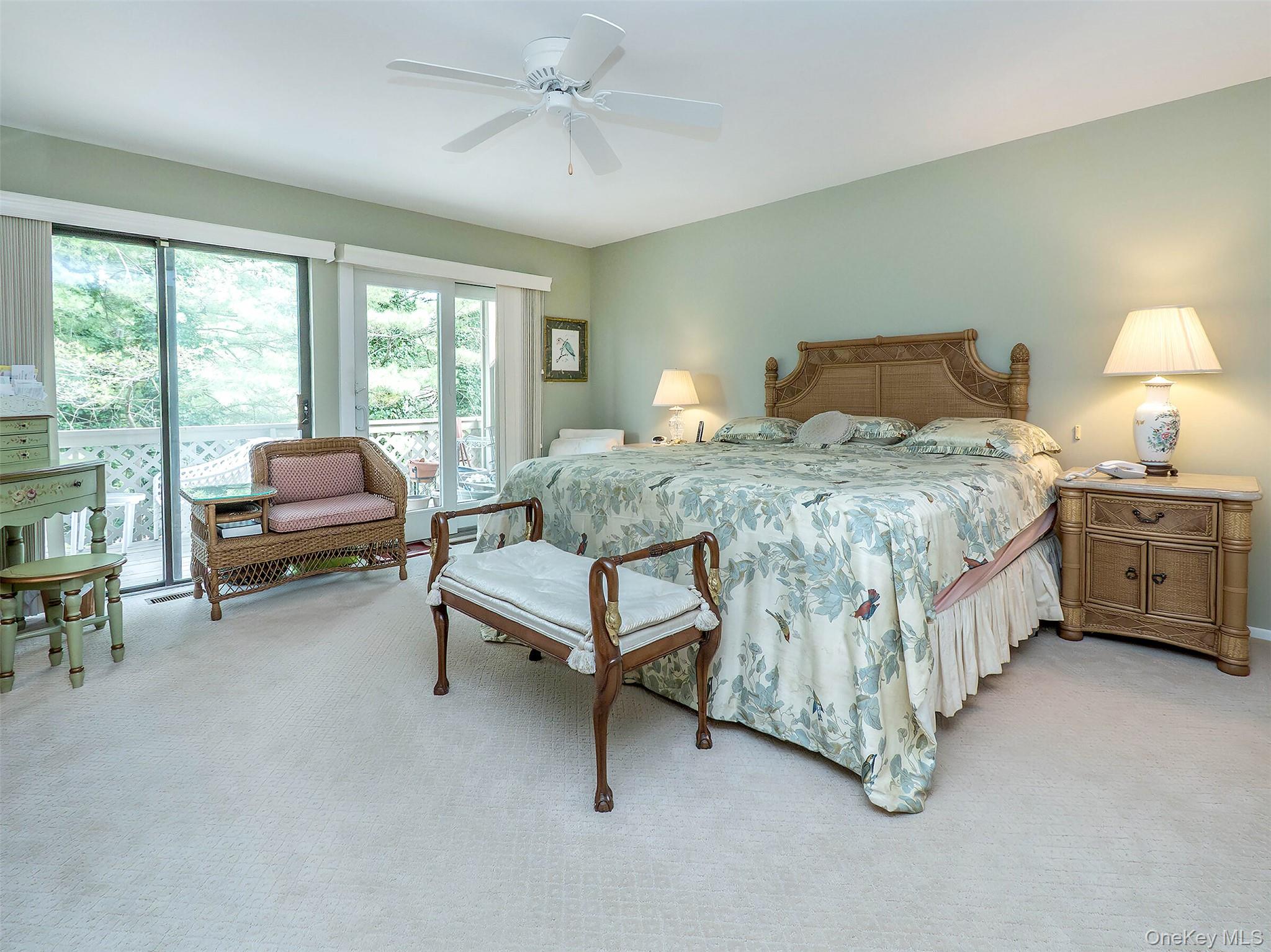 100 The Glen # 100, Glen Head, NY 11545