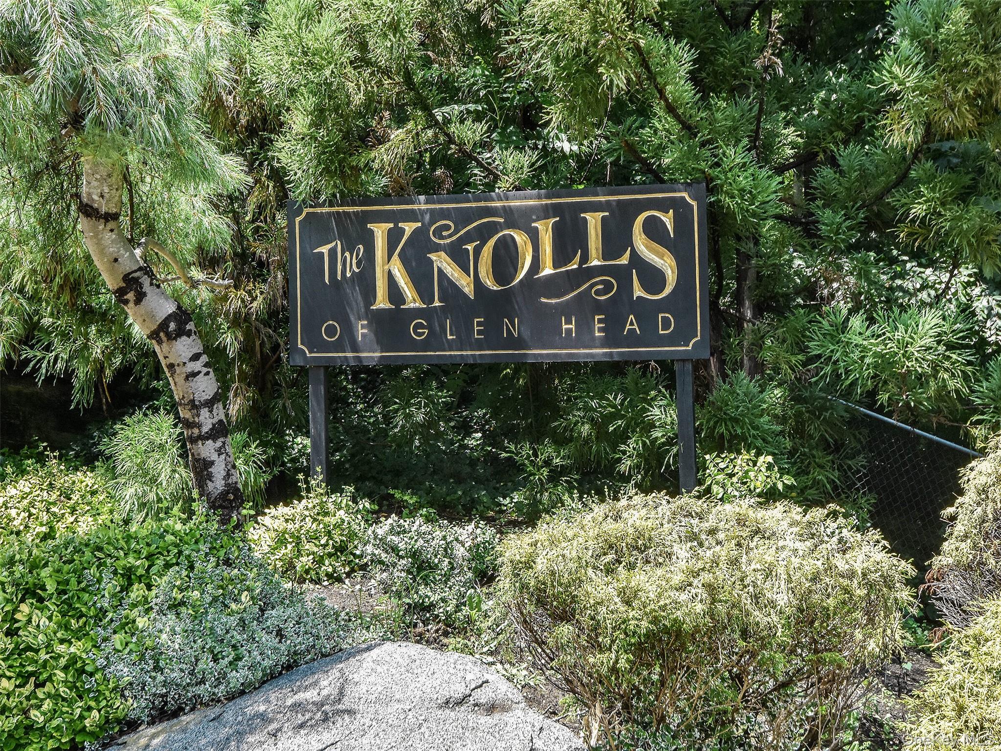 100 The Glen # 100, Glen Head, NY 11545