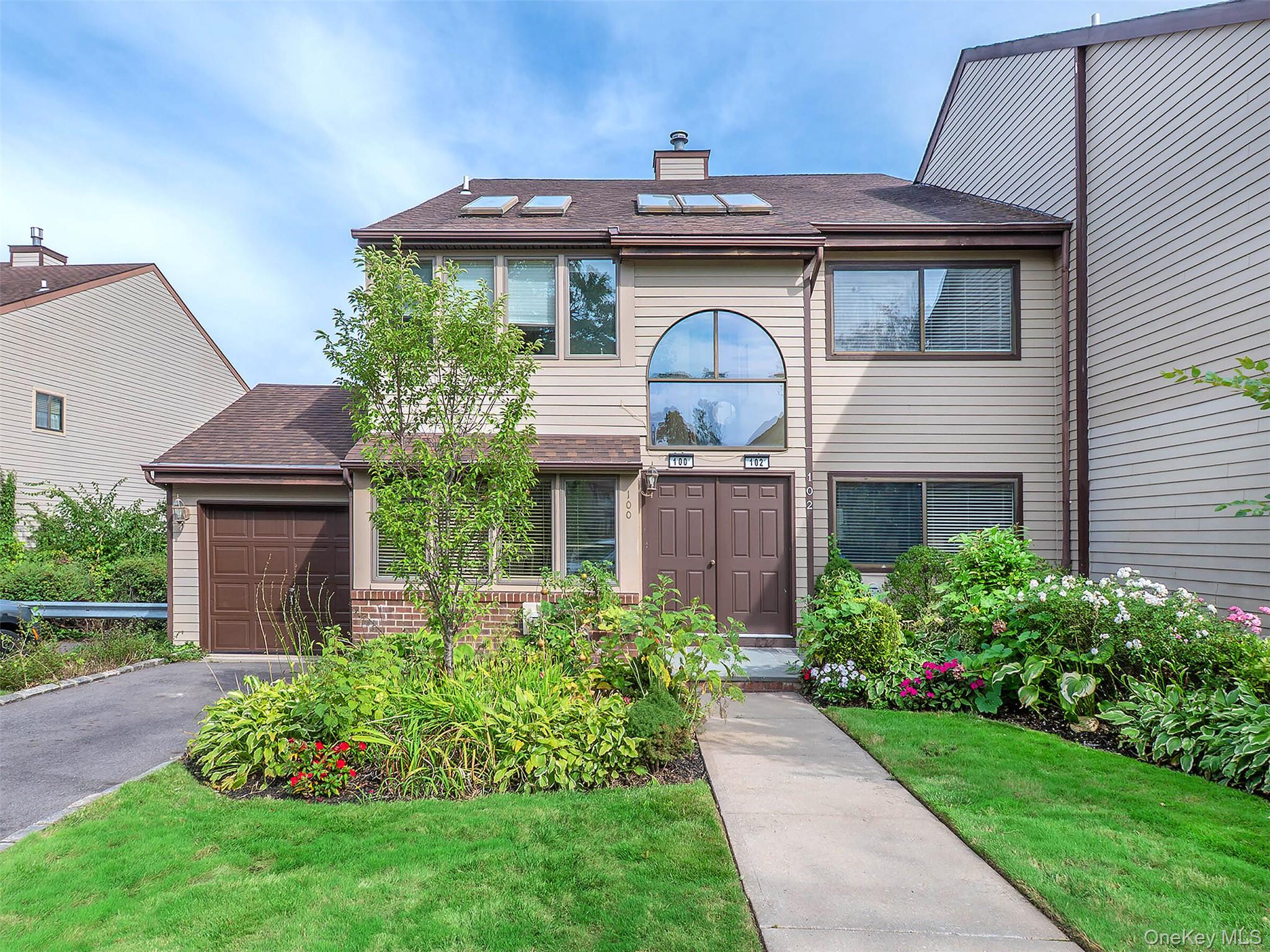 100 The Glen # 100, Glen Head, NY 11545