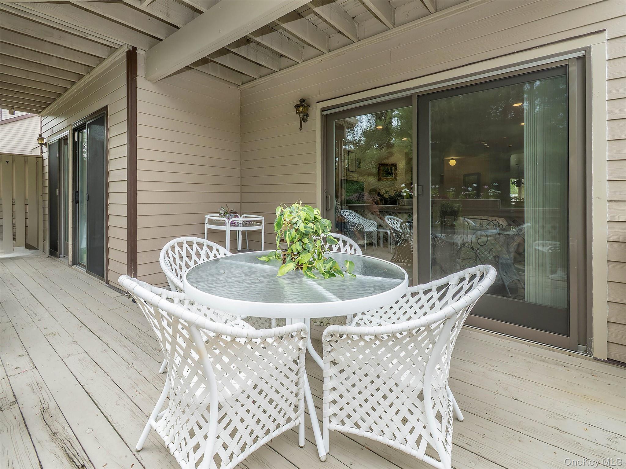 100 The Glen # 100, Glen Head, NY 11545