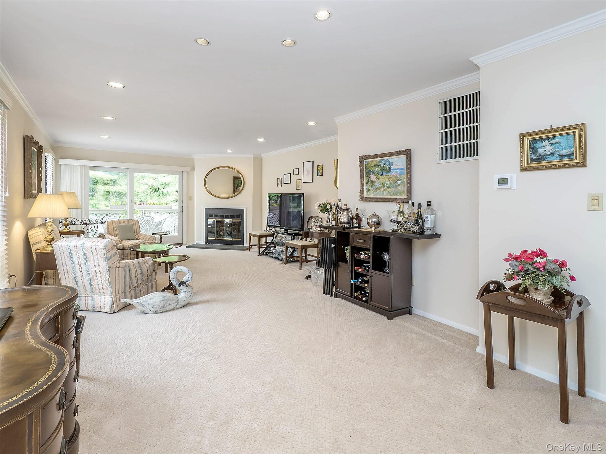 100 The Glen # 100, Glen Head, NY 11545