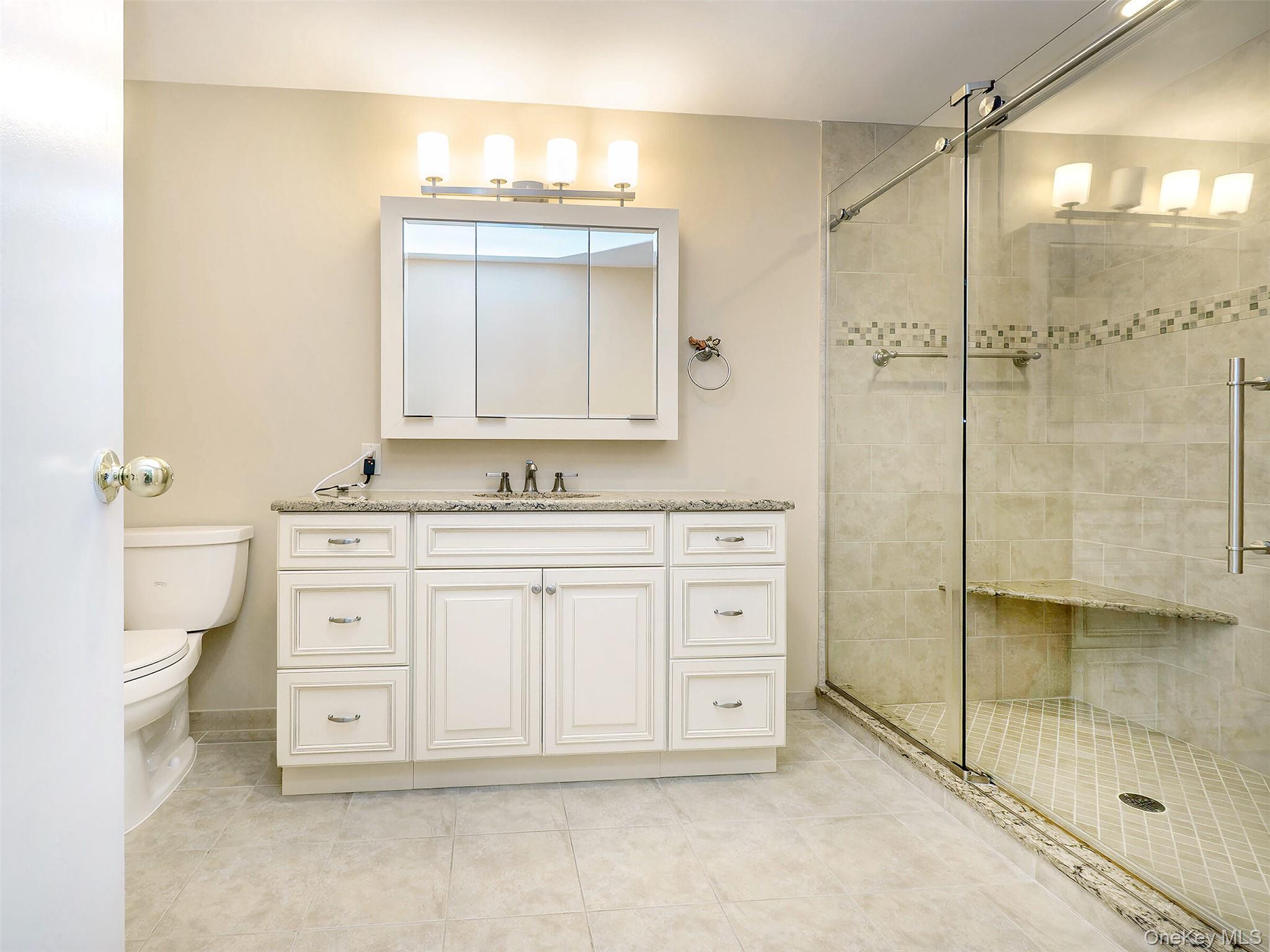 100 The Glen # 100, Glen Head, NY 11545