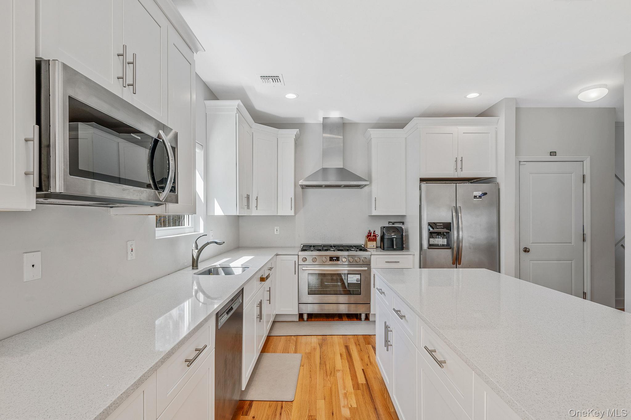 164 Chestnut Street, Mount Sinai, NY 11766