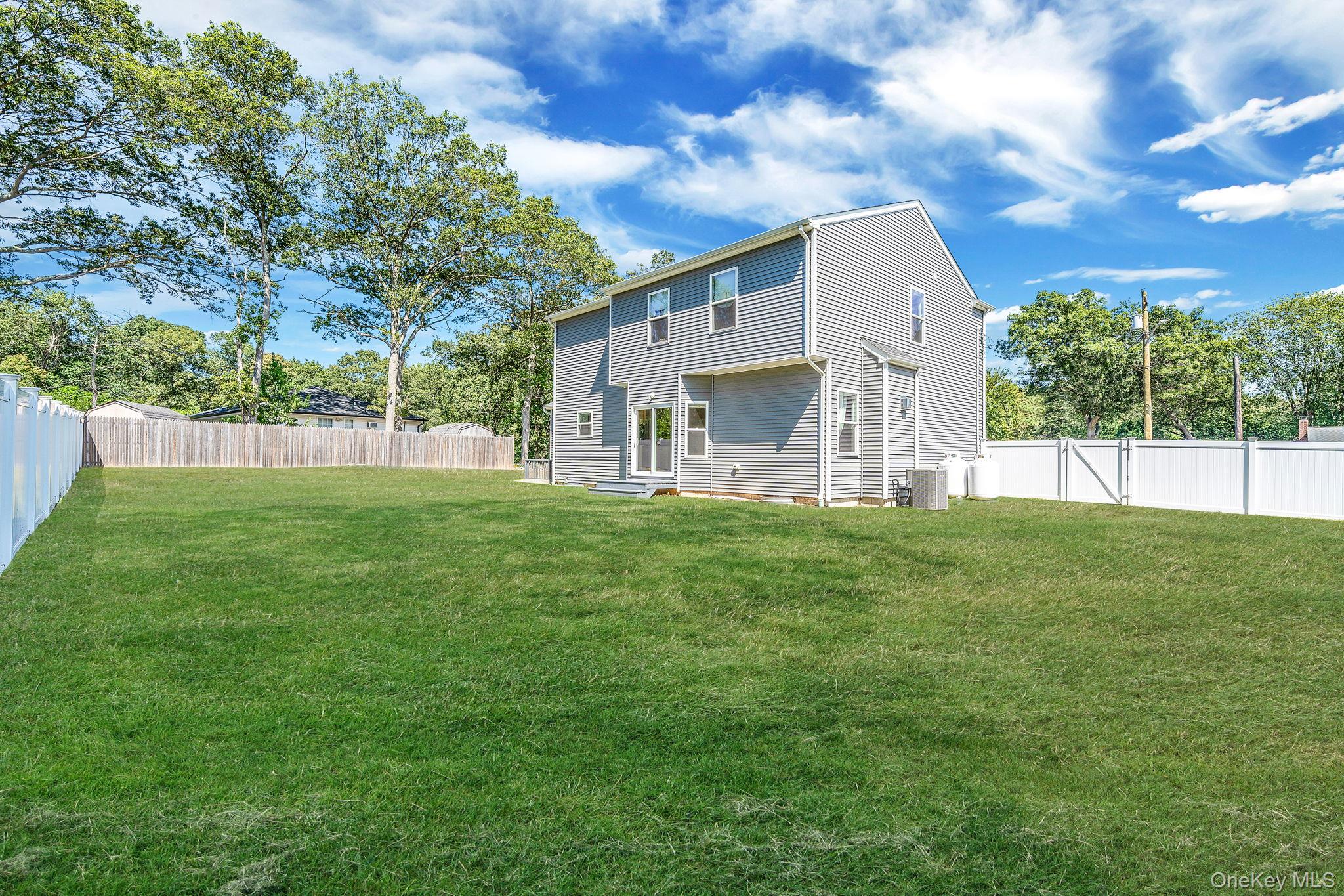 164 Chestnut Street, Mount Sinai, NY 11766