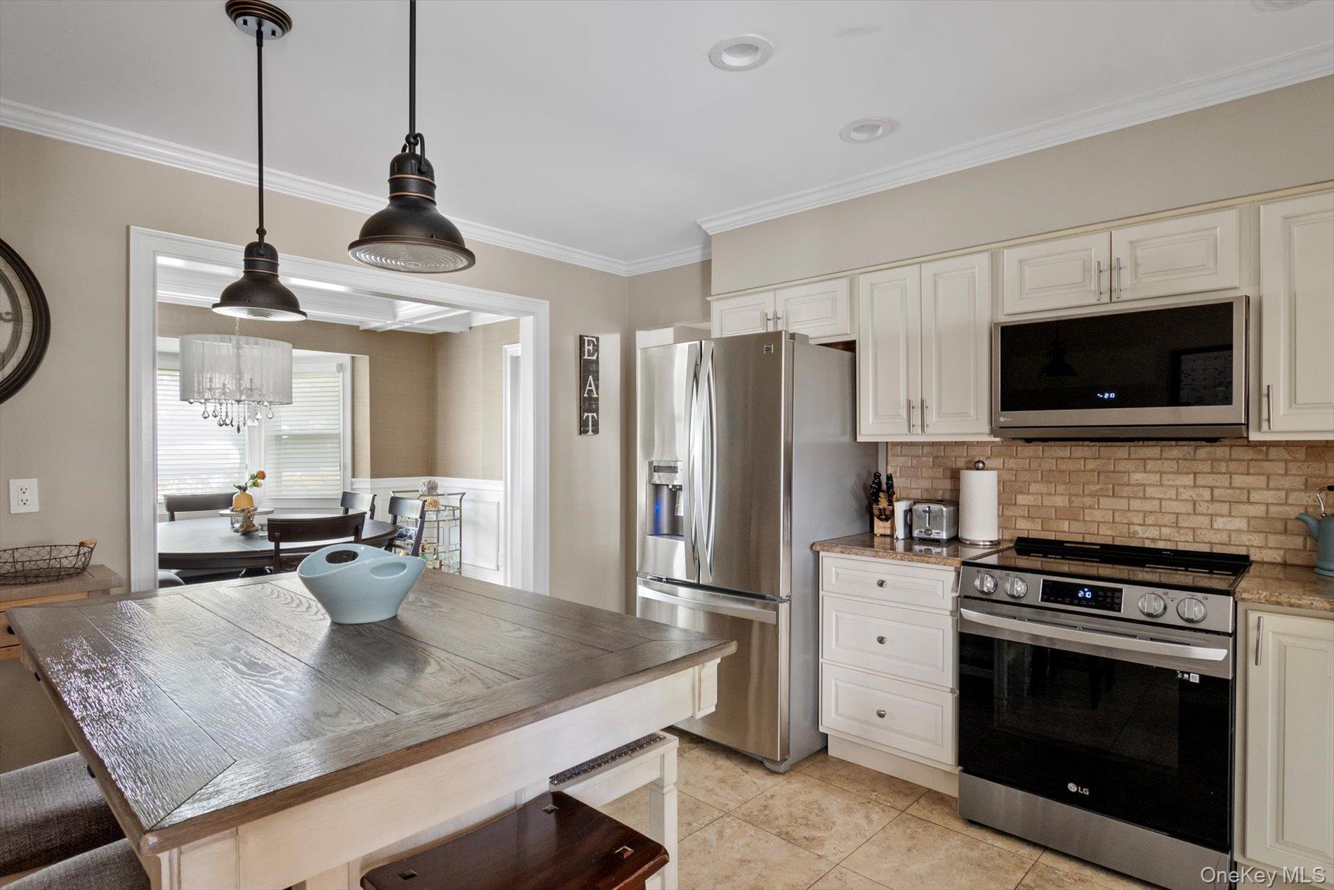 153 Biltmore Boulevard, Massapequa, NY 11758