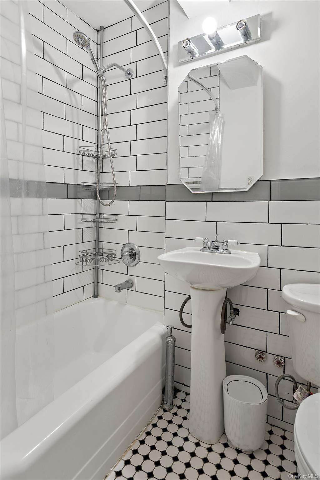 55A Ehrbar Avenue # 2G, Mount Vernon, NY 10552