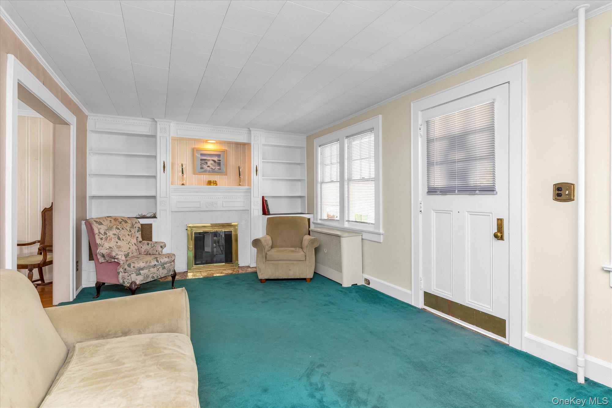 21 Carter Court, Lynbrook, NY 11563