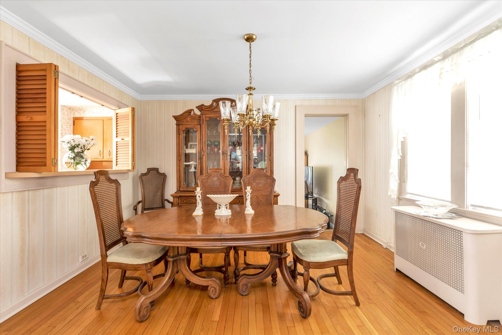 21 Carter Court, Lynbrook, NY 11563