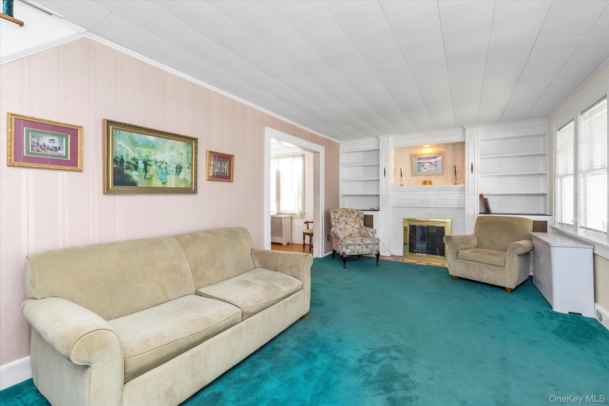 21 Carter Court, Lynbrook, NY 11563