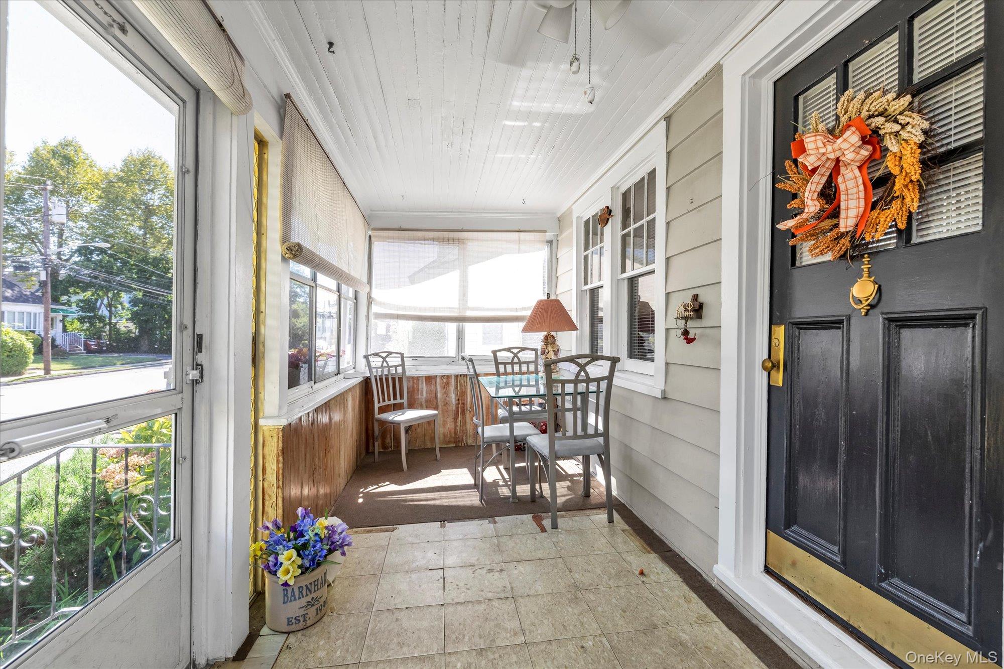 21 Carter Court, Lynbrook, NY 11563