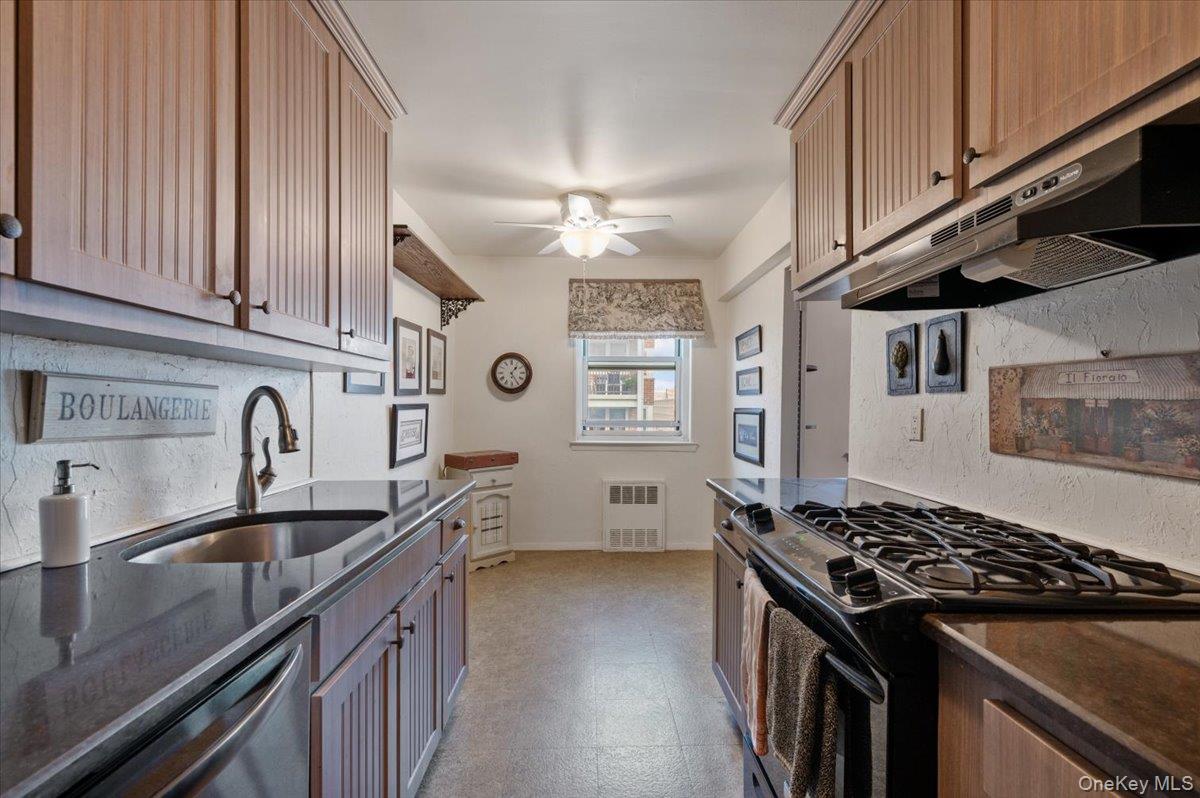 711 Shore Road # 4E, Long Beach, NY 11561