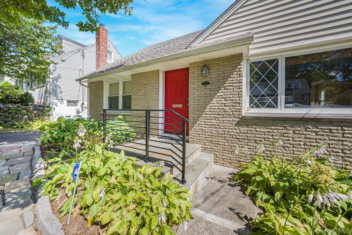 104 Lefferts Road, Yonkers, NY 10705