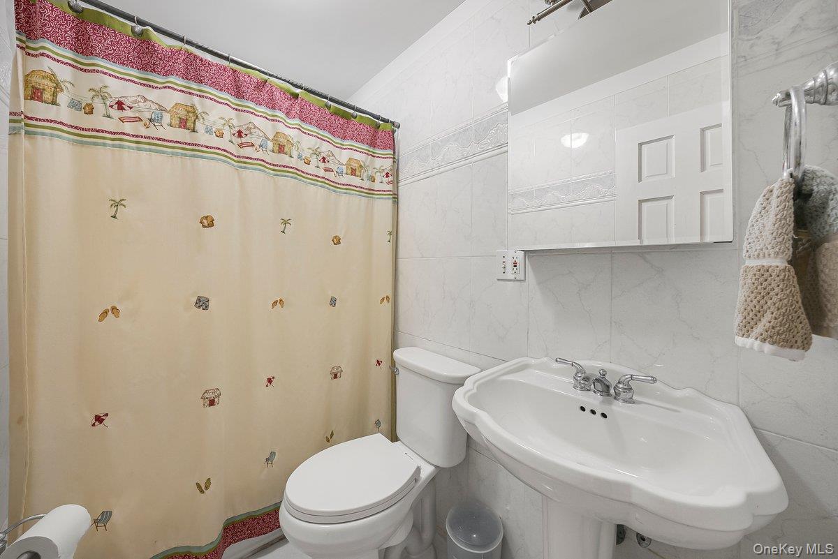 104 Lefferts Road, Yonkers, NY 10705