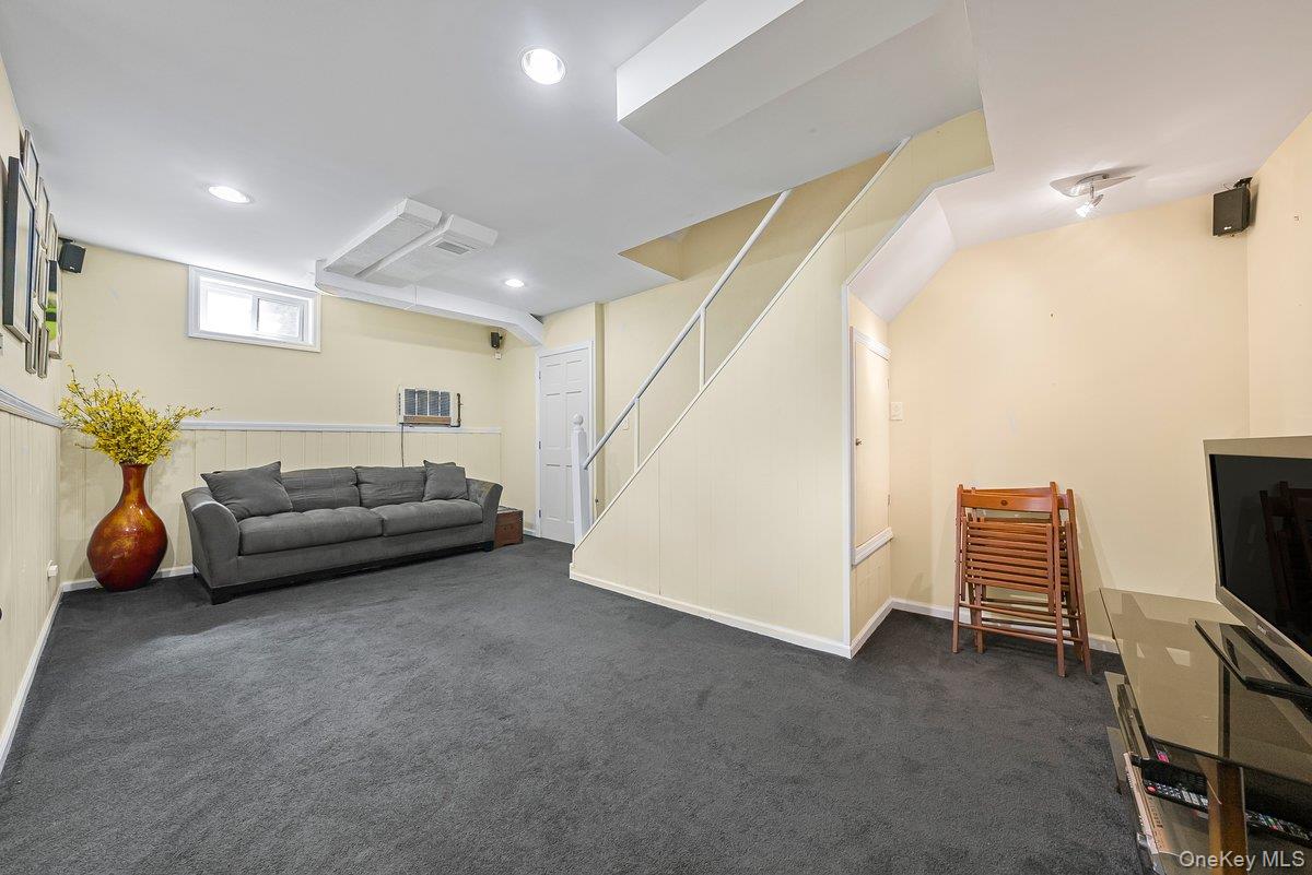 104 Lefferts Road, Yonkers, NY 10705