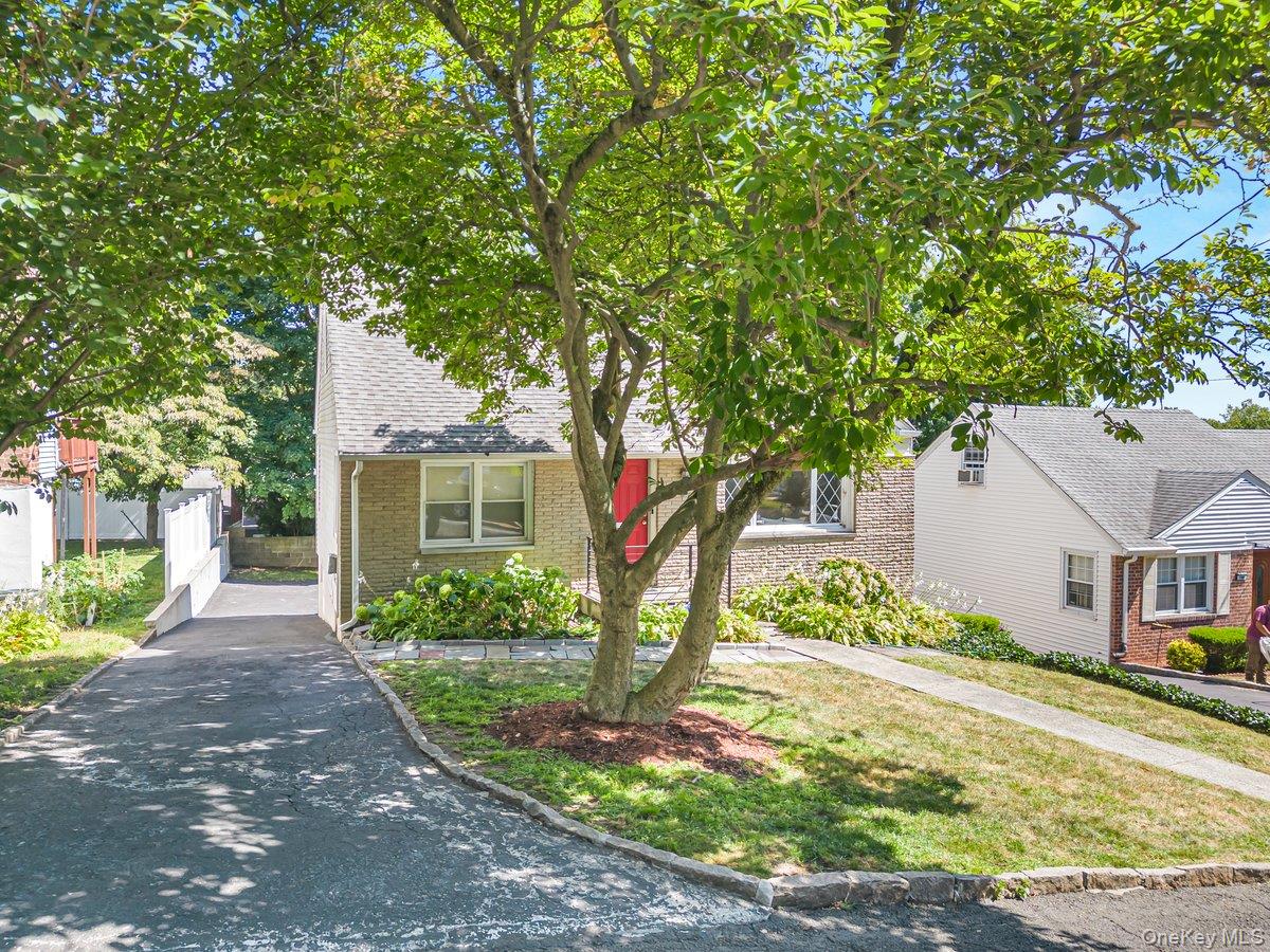 104 Lefferts Road, Yonkers, NY 10705