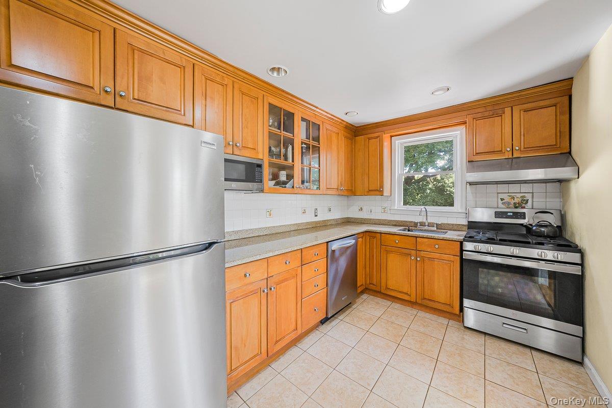 104 Lefferts Road, Yonkers, NY 10705