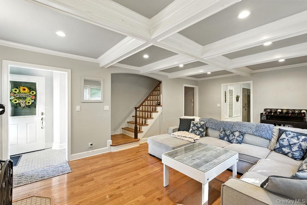 46 Ongley Street, Rockville Centre, NY 11570