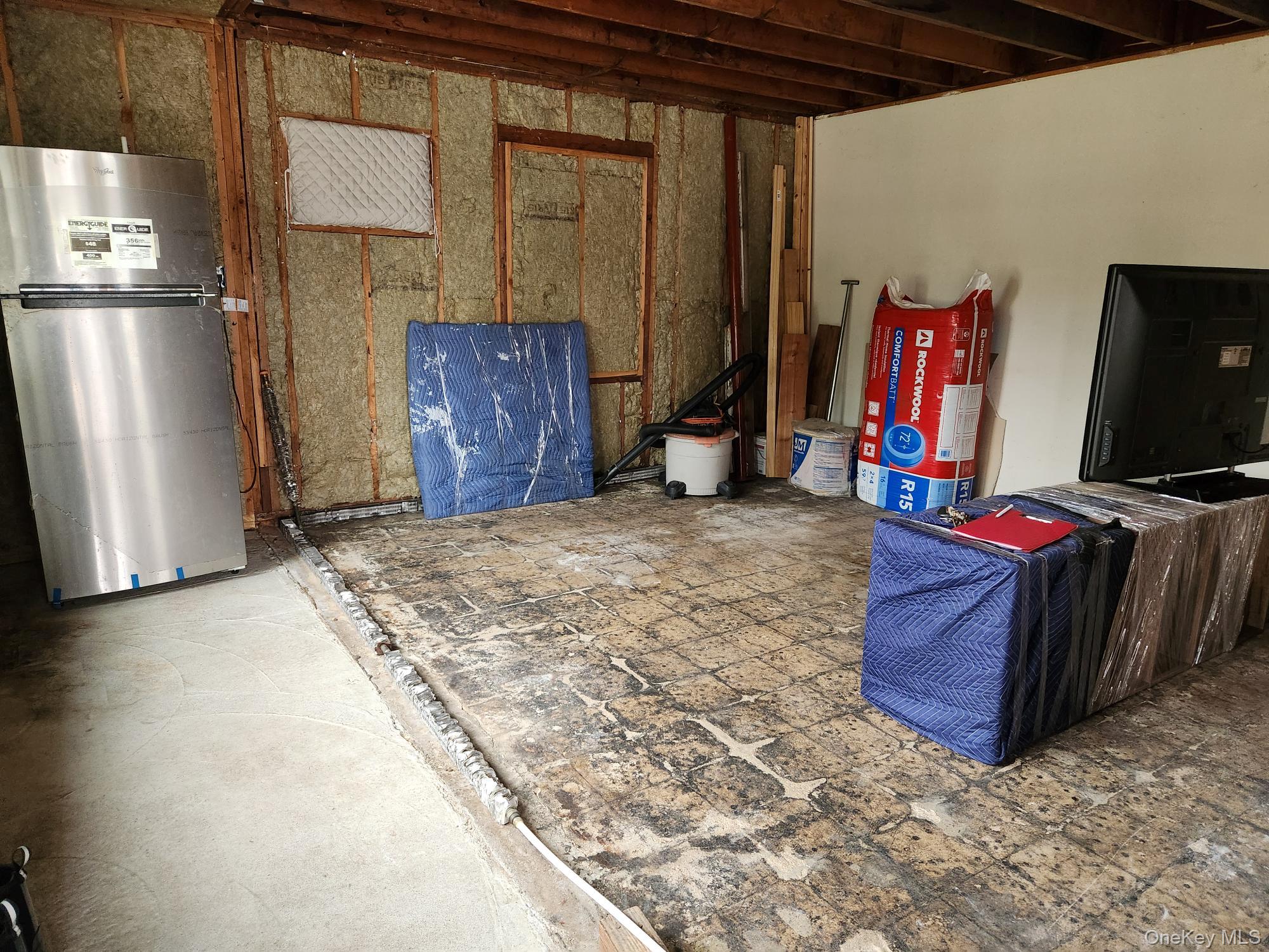 20 Wood Lane, Levittown, NY 11756